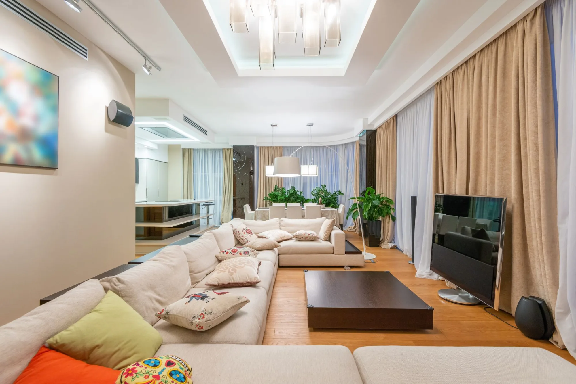 Bright, freshly cleaned living room in a metro Atlanta home