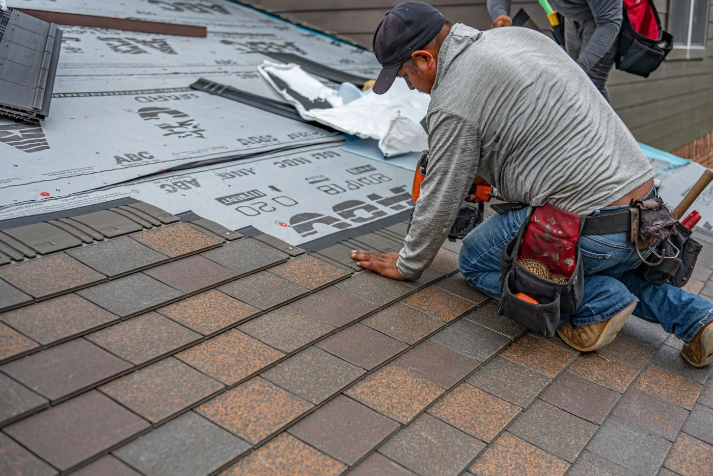 A newly finished asphalt shingle roof on a metro Atlanta home